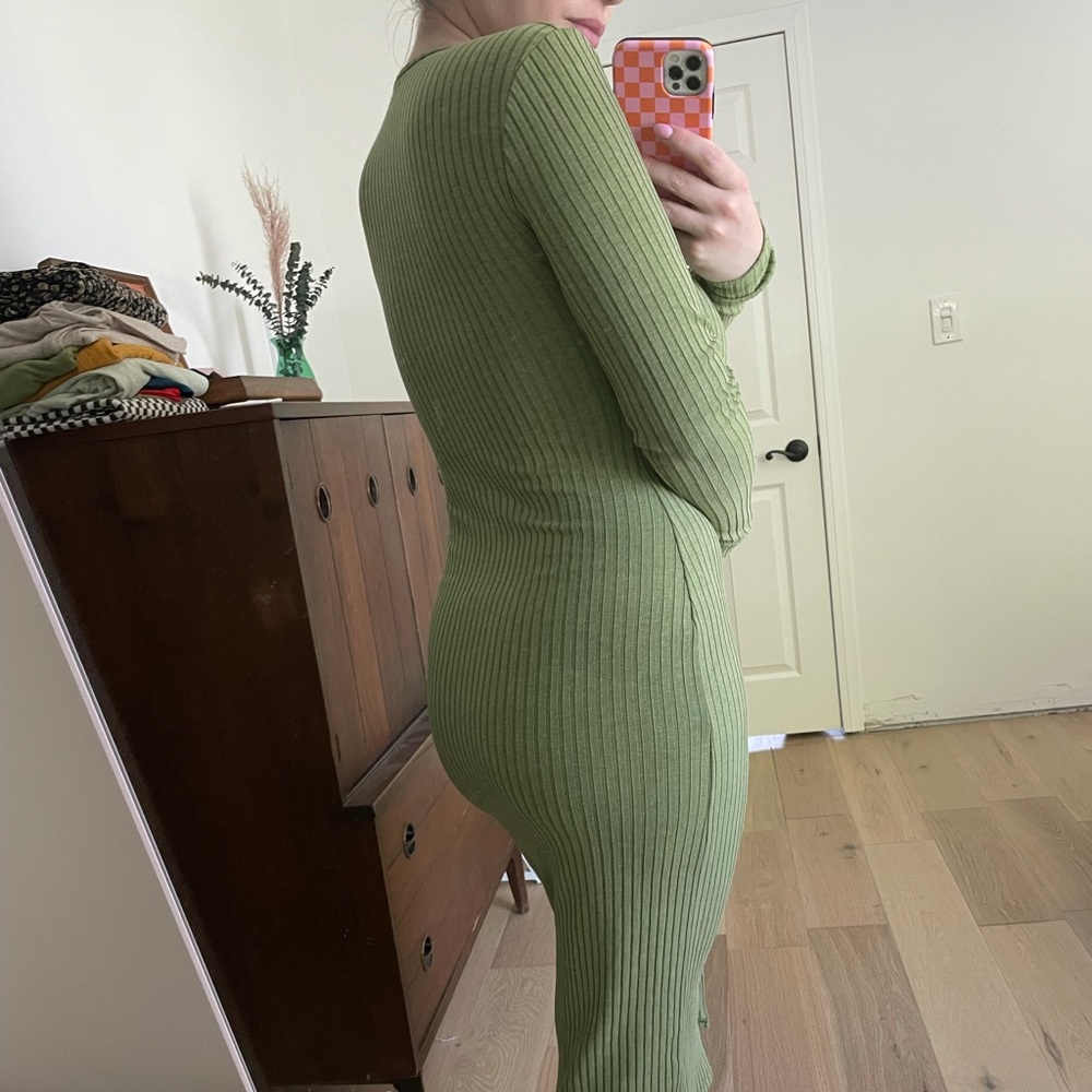 Dress - Picture 3 of 7